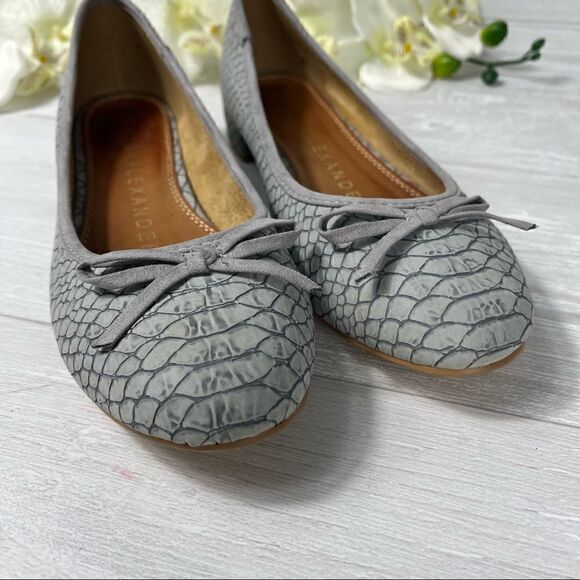 Athena Alexander Womens Embossed Ballet Flats size 7 - Picture 2 of 6